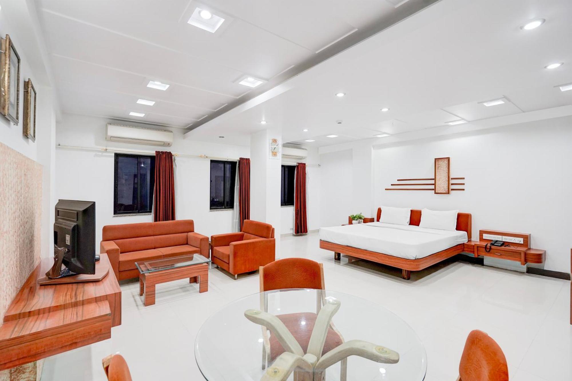 Super Townhouse Mg Road Porbandar Formerly Hotel Harmony Eksteriør billede