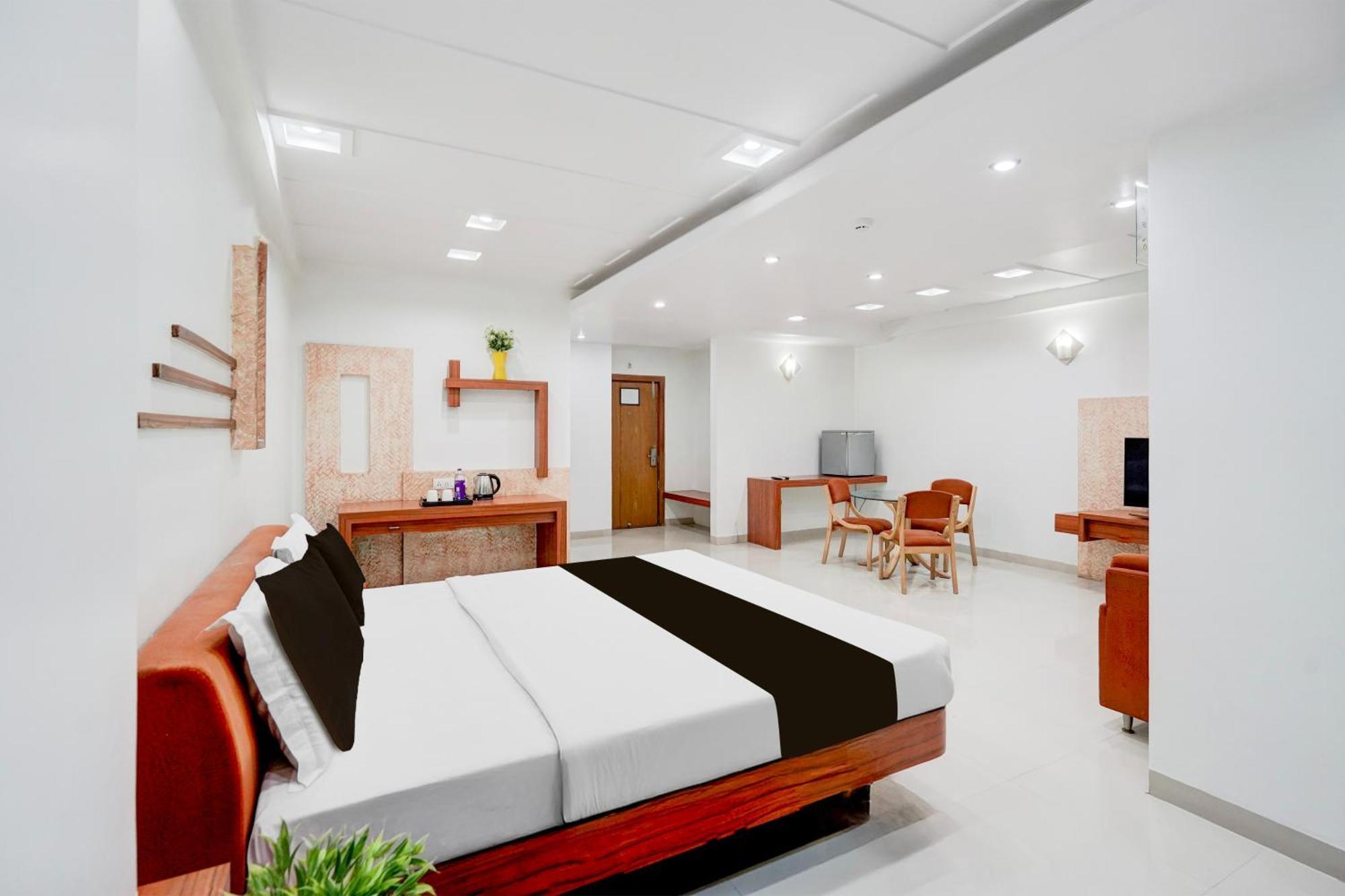 Super Townhouse Mg Road Porbandar Formerly Hotel Harmony Eksteriør billede