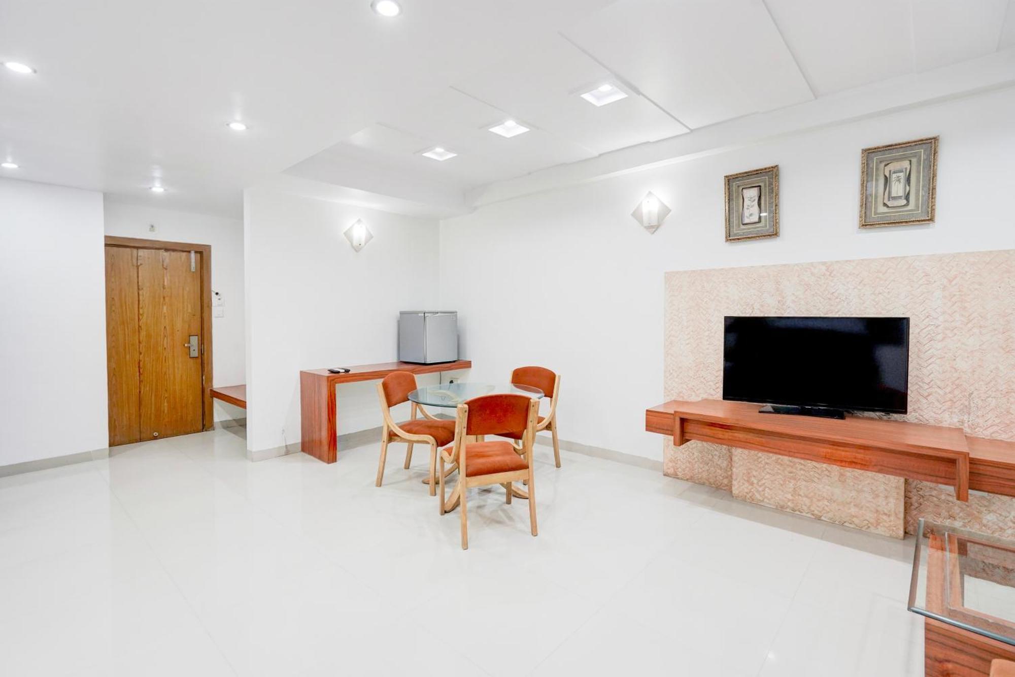 Super Townhouse Mg Road Porbandar Formerly Hotel Harmony Eksteriør billede
