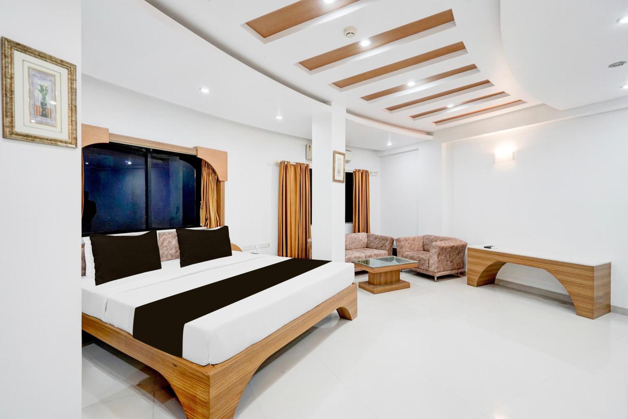 Super Townhouse Mg Road Porbandar Formerly Hotel Harmony Eksteriør billede