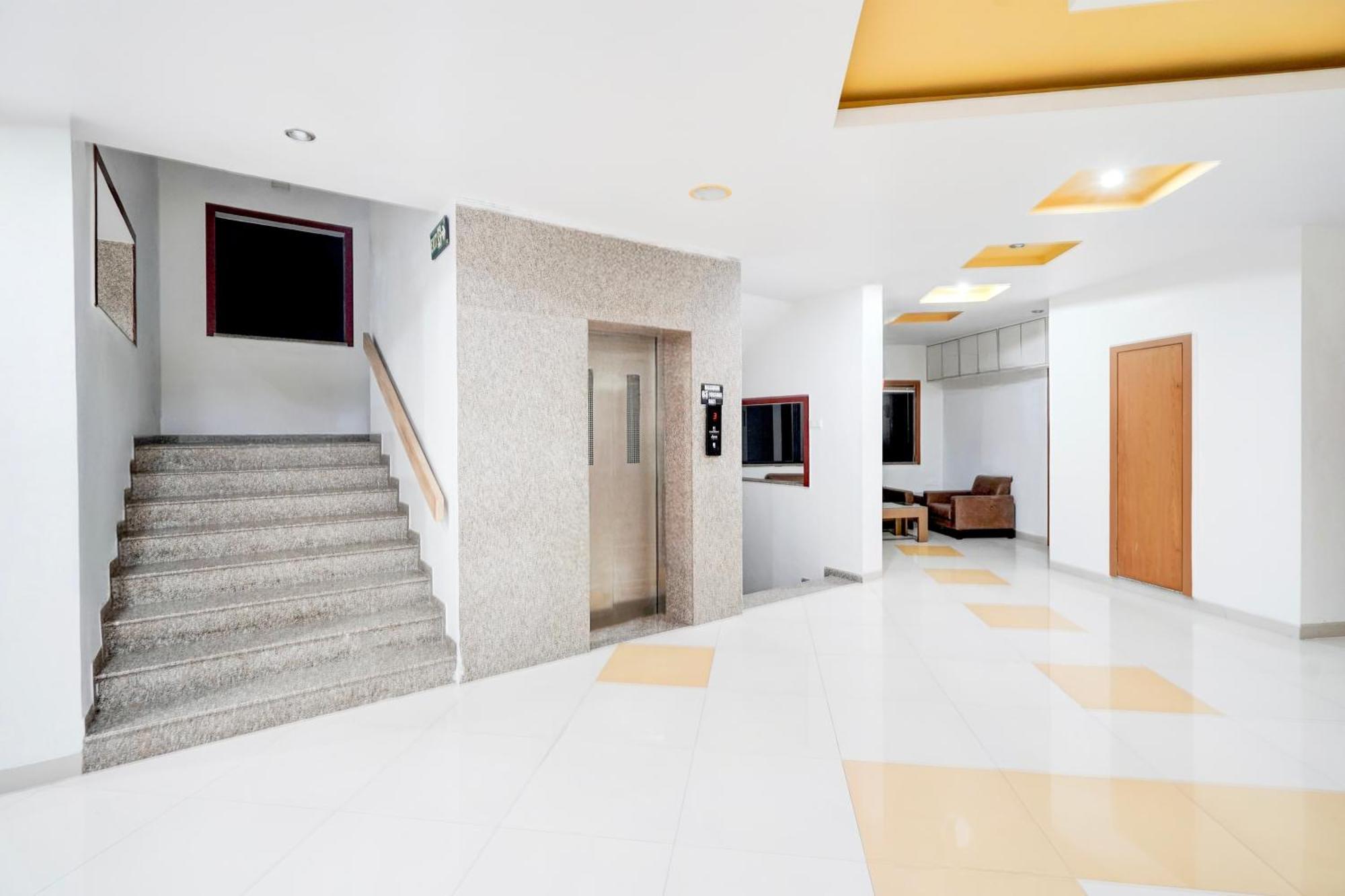 Super Townhouse Mg Road Porbandar Formerly Hotel Harmony Eksteriør billede
